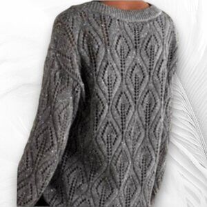 Gray Knitted Sweater with Leaf Pattern Cozy Handmade Wool Blend Pullover 🩶